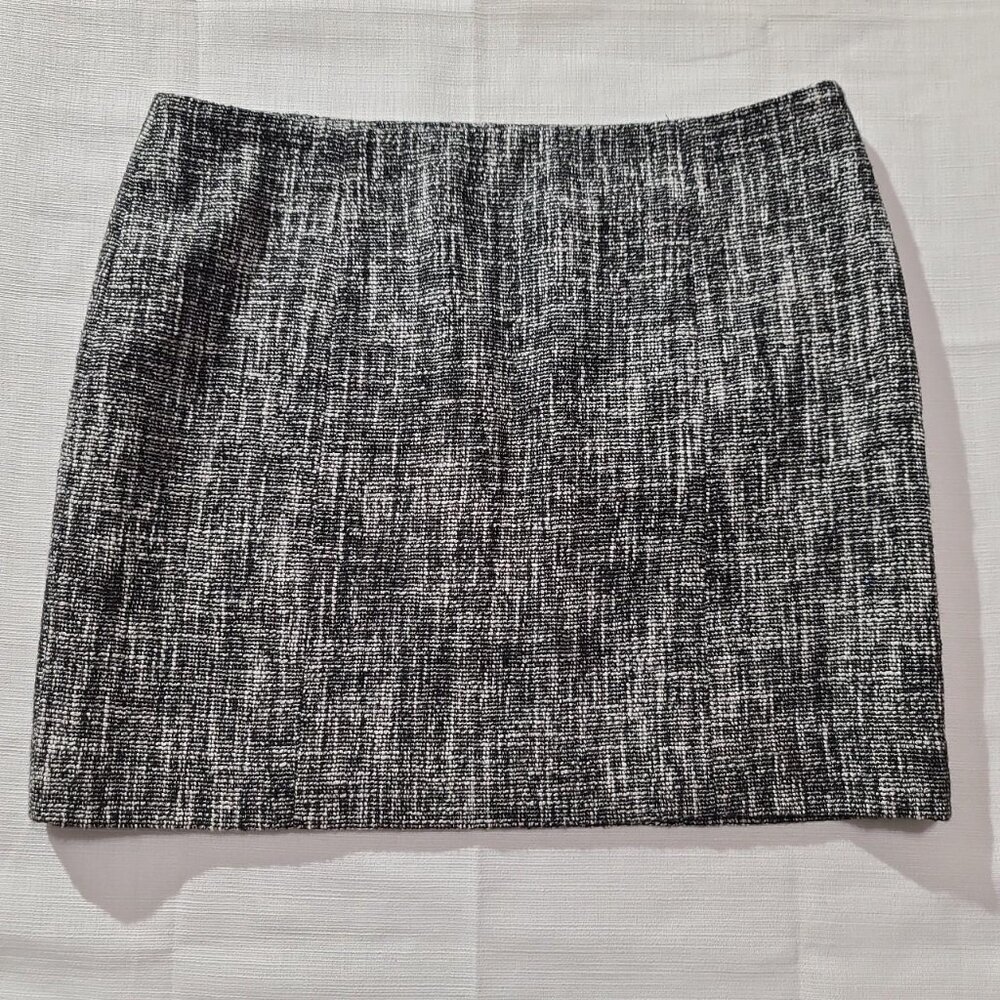 🖤Classic Y2K Black and white, tweed * Theory* mini skirt